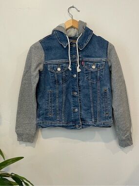 Levi’s Jean Jacket with Grey Fleece Lined Sweatshirt Sleeve and Hoodie Size S